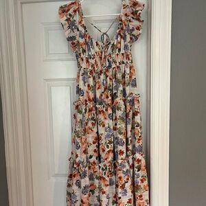 En Saison floral dress size S (but fits like a medium imo)